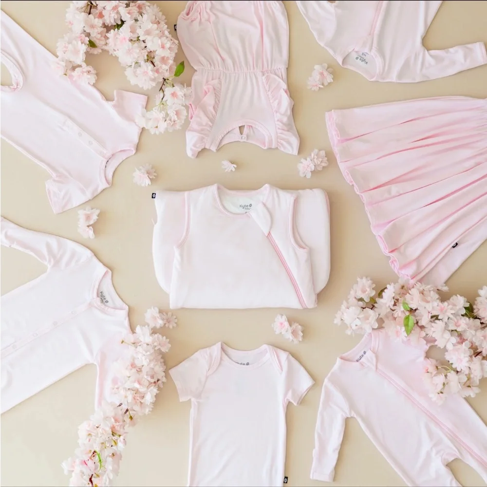 Kyte Baby Zippered Footie in Sakura
